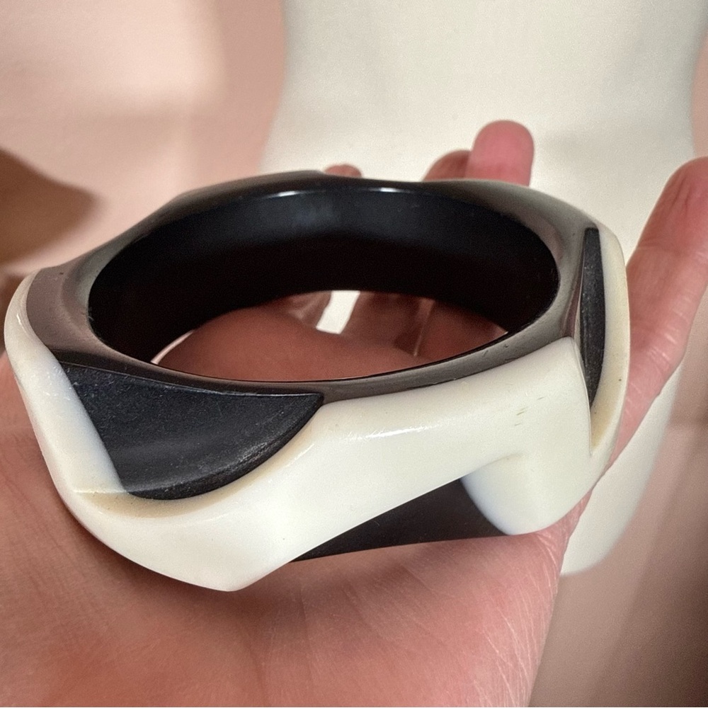 Marion Godart Paris Vintage Modernist Black White Art deco Lucite Wide Bracelet